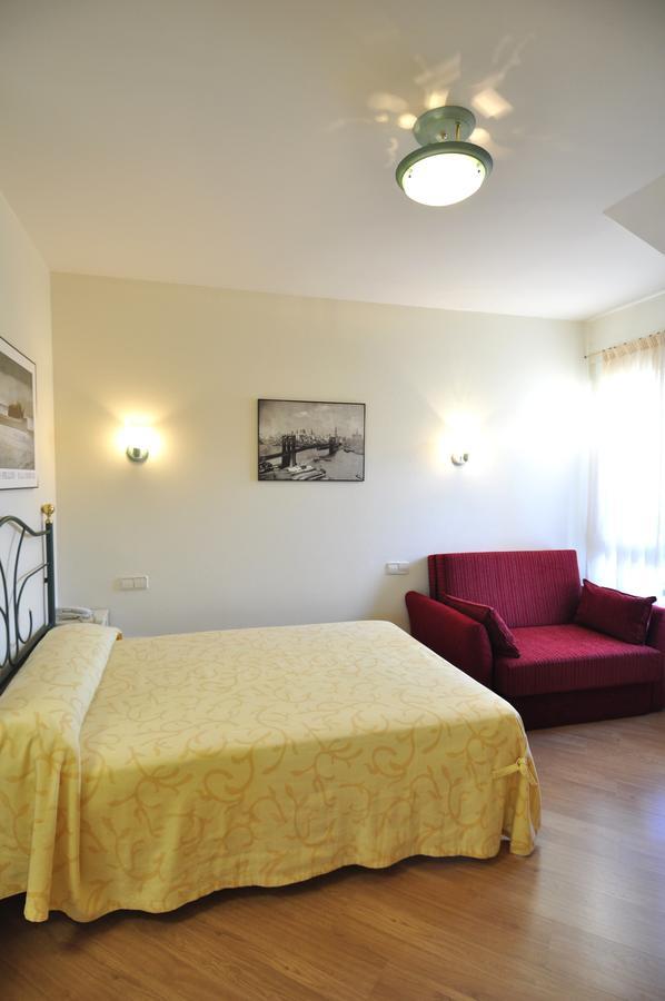 Hotel Apartamentos Aralso Sotillo La Lastrilla Extérieur photo